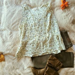 Sweet floral peplum top XL